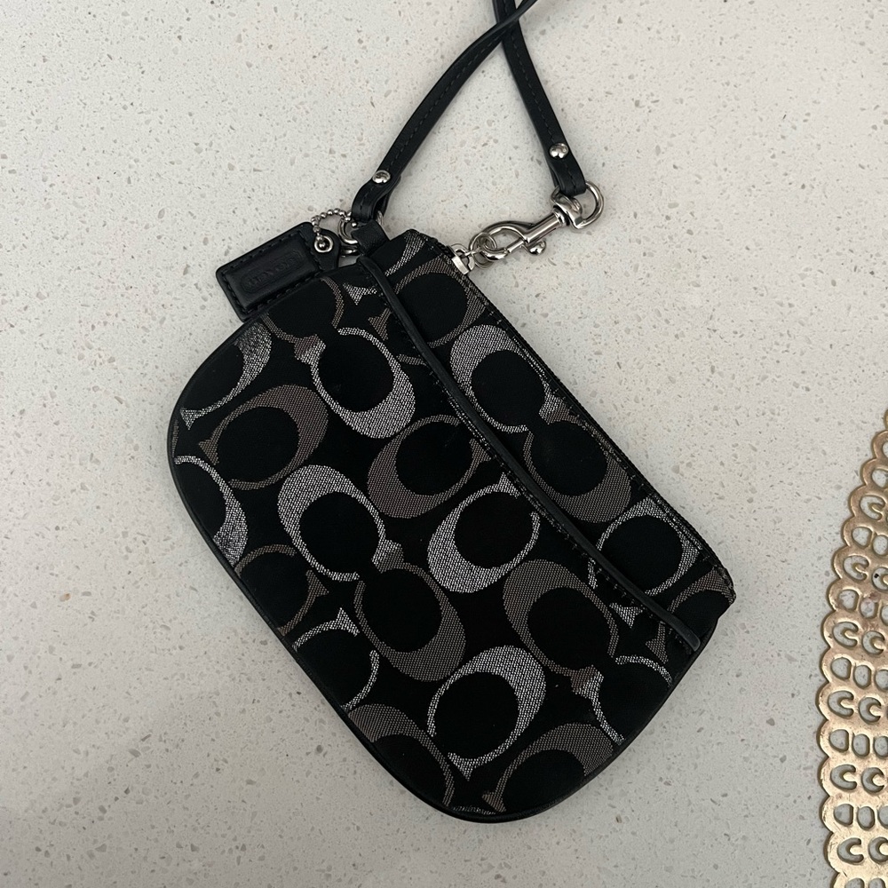 Authentic COACH Change Bag wristlet